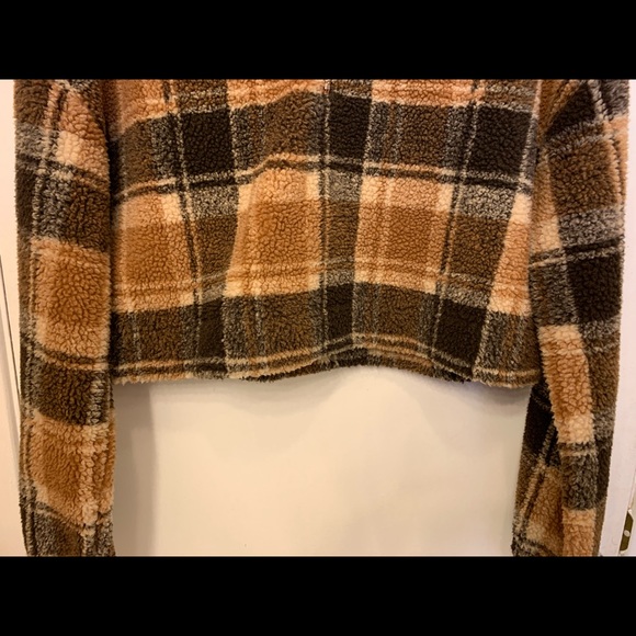 ZAFUL Fleece Plaid Cropped Jacket. Size M. - Picture 4 of 9